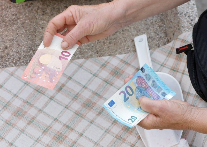 Keš ili kartica? Evo kako se plaća diljem EU-a i gdje je tu Hrvatska