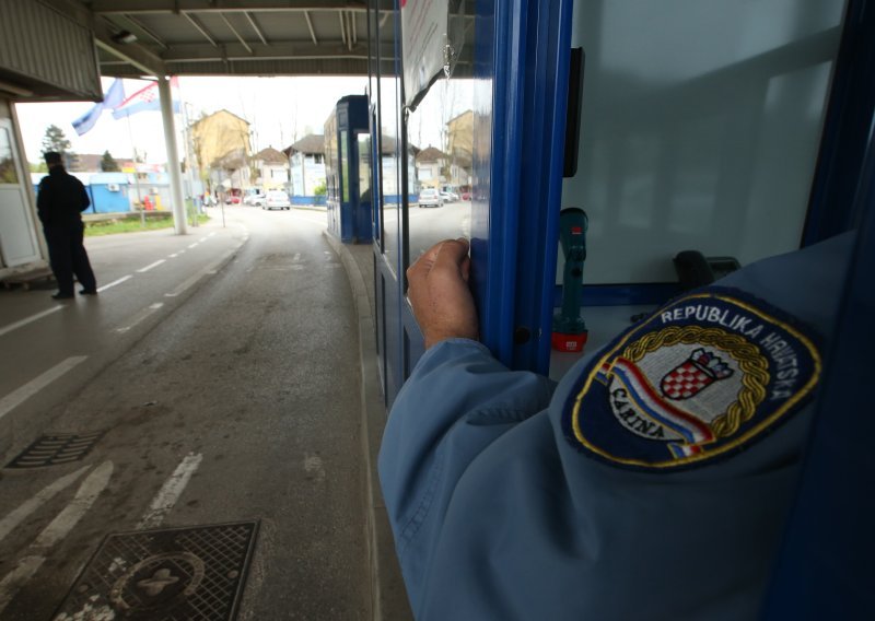 FOTO Novi dobar ulov hrvatske carine. Pogledajte što je pokušao unijeti državljanin Alžira