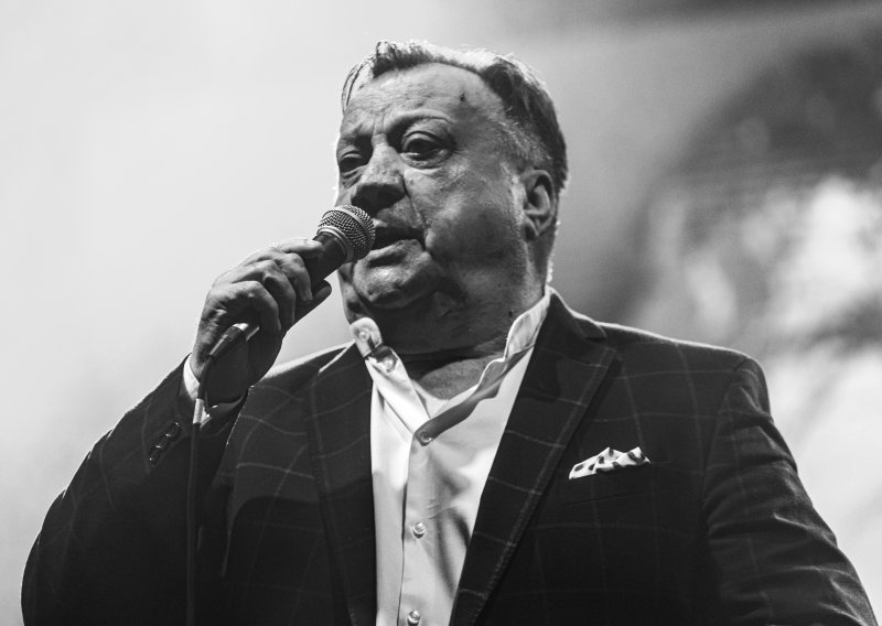 U 72. godini života preminuo Halid Bešlić