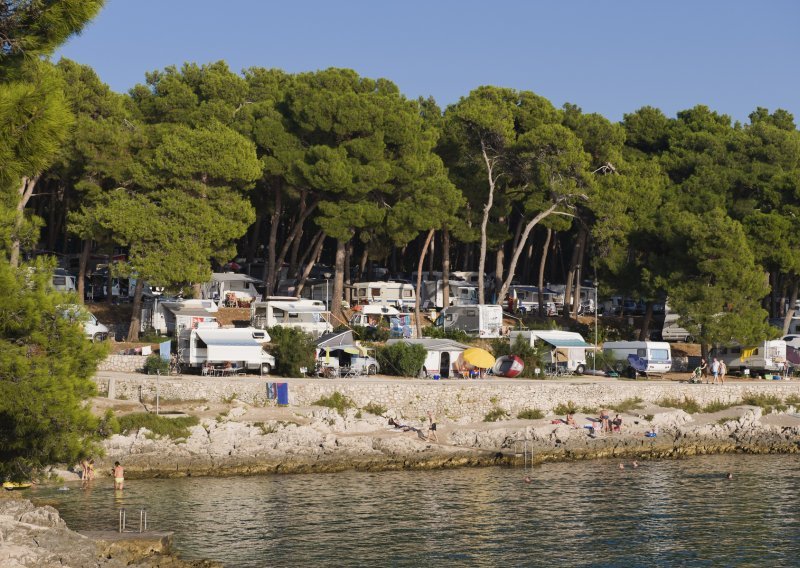 Kraj drame oko mobilnih kućica – Vlada popustila, novi zakon donosi olakšanje kampovima