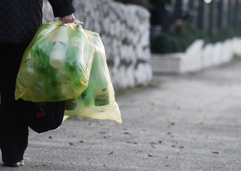 Građani se i dalje muče s bocama: 'Sustav povratne naknade u praksi ne funkcionira'