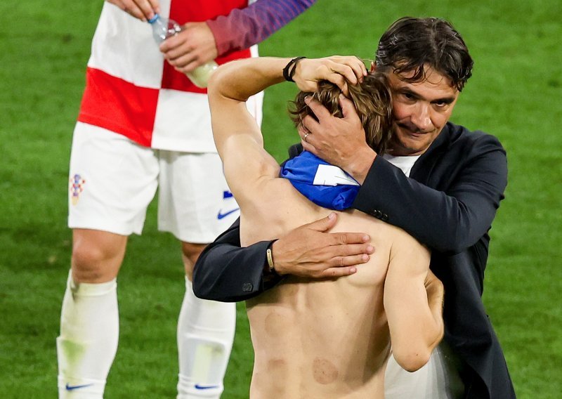 Modrić dobio pitanje sjeća li se svoje stote utakmice za Hrvatsku; evo što je rekao