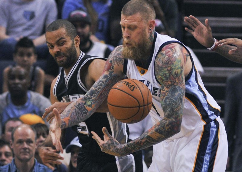 San Antonio Spursi 'metlom' sredili Memphis