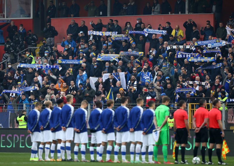 Pogledajte kako su navijači BiH na Cipru otpjevali veliki hit Halida Bešlića