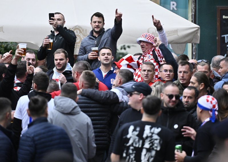Srbi se zgražaju ponašanju hrvatskih navijača: 'Odvratne scene, ogroman skandal'