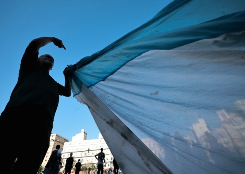 SAD s Argentinom radi zamjenu valuta u iznosu od 20 milijardi dolara