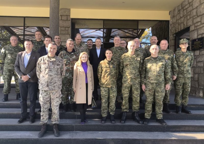Marijana Petir i Zvonimir Troskot upisali se u elitnu Ratnu školu