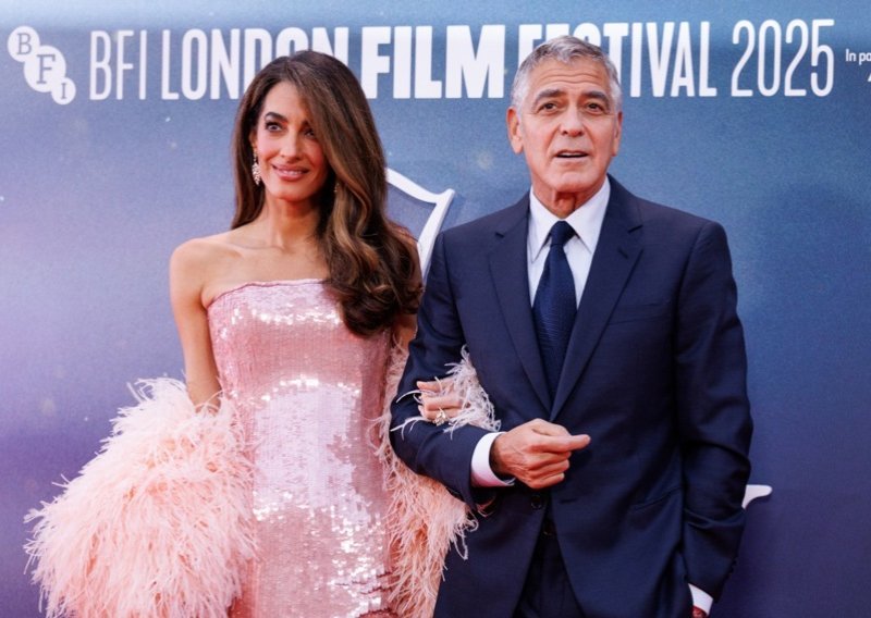 Amal Clooney pokazala novu frizuru i oduševila u šljokastoj haljini