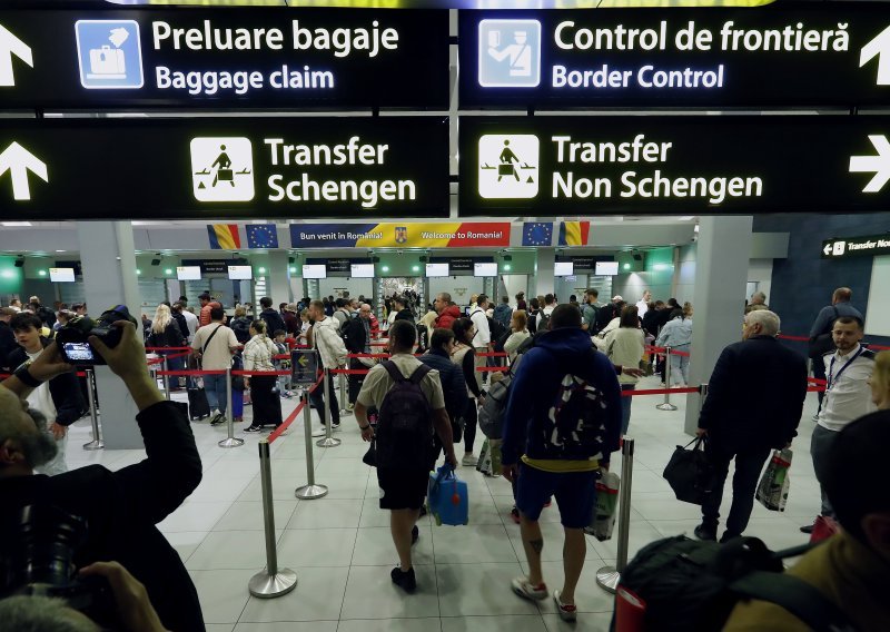 Britance koji putuju u EU očekuju gužve na granici. 'Pripremite se na 4 sata čekanja'