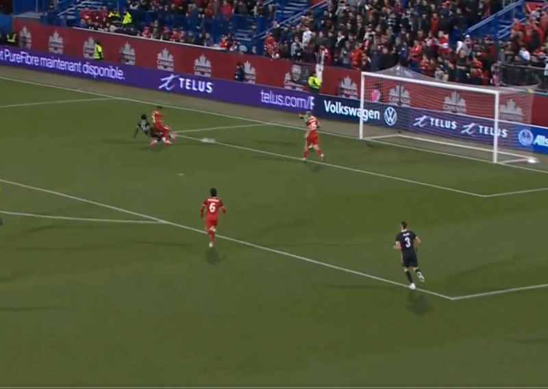 Niko Sigur skrivio gol za poraz svoje reprezentacije. Pogledajte situaciju