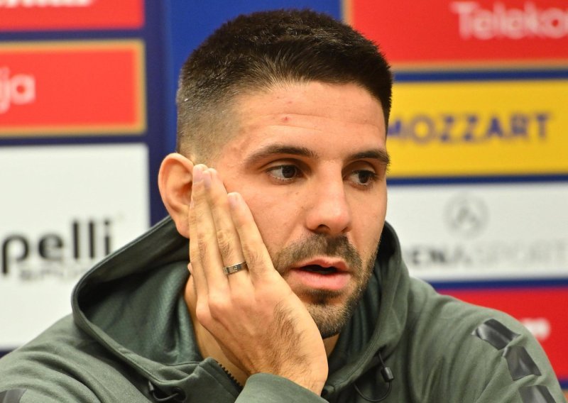Mitrović i Vlahović utučeni nakon poraza: 'Ispričavamo se narodu, najteži trenutak u karijeri'