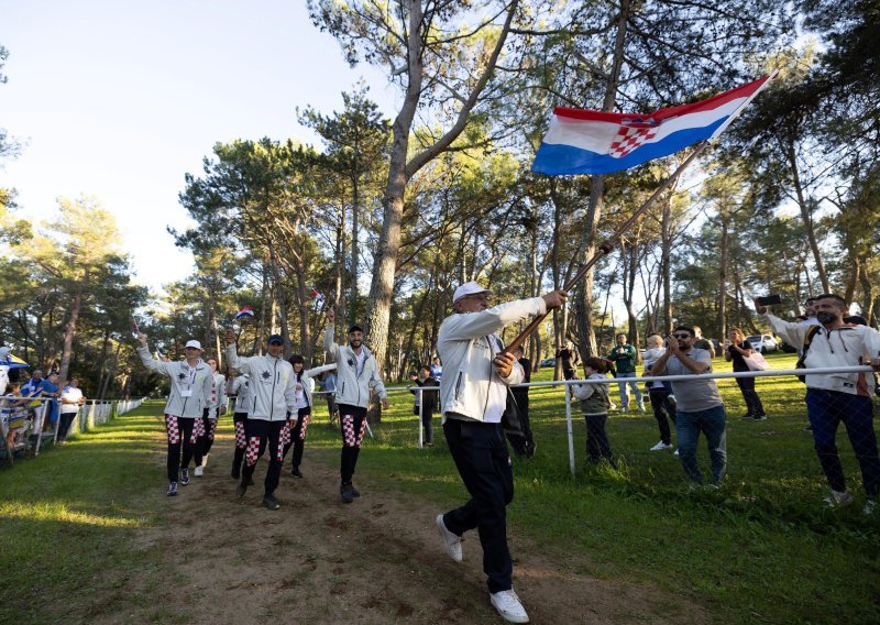 U Barbanu svečano otvoreno Balkansko prvenstvo u daljinskom jahanju