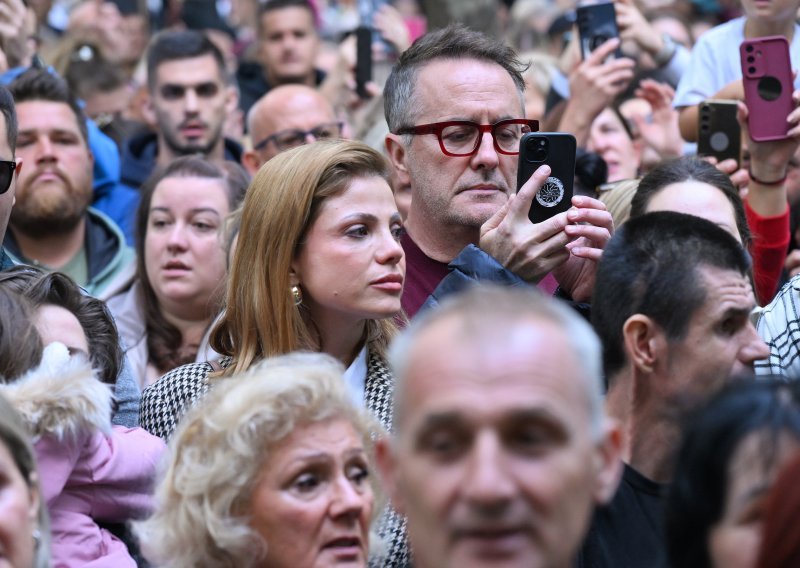 Za naježiti se: Tarik Filipović pokazao spektakularan prizor s oproštaja od Halida Bešlića