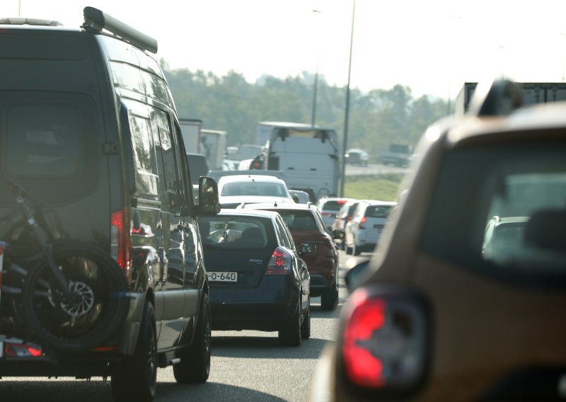 Moglo bi biti gužve: HAK objavio gdje se odvijaju radovi na prometnicama