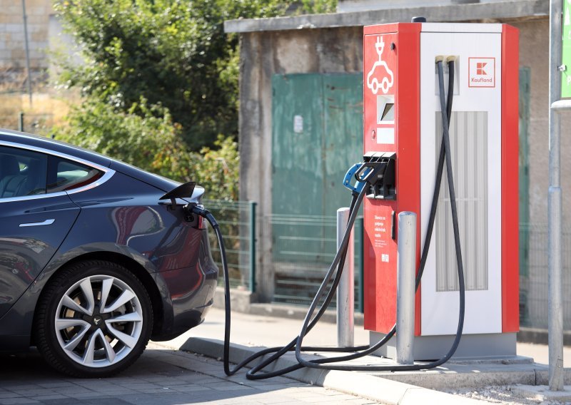 Nagli porast krađa kabela i sabotaža na punionicama za električna vozila