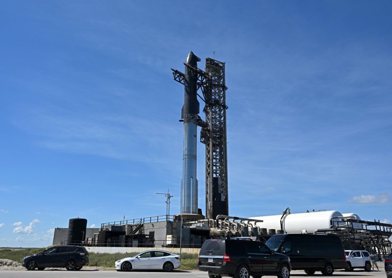SpaceX-ova megaraketa još je daleko od Mjeseca? Iz NASA-e upozoravaju Muska da im vrijeme istječe