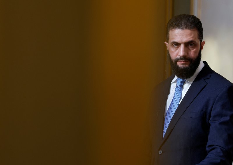 Svrgnuo Asada s vlasti, a sad dolazi u posjet njegovu najvećem savezniku