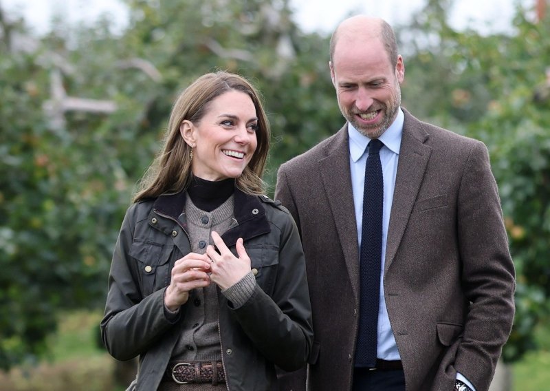 Kate Middleton stajlingom istaknula kultnu jaknu, ali i hit čizme sezone