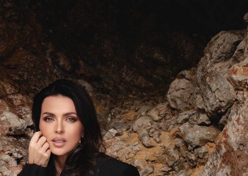 'Krv nije voda': Pogledajte kako mlađa sestra Nine Badrić pjeva popularni hit