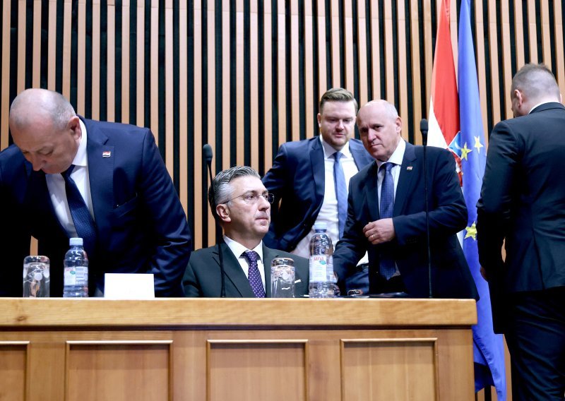 Plenković govorio o 'rekordnim' gospodarskim podacima, oporba: 'Ovo izvješće je pričanje bajki!'