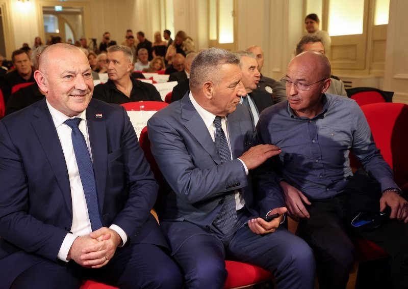 FOTO U Splitu obilježeno 30 godina od 'Južnog poteza', stigao i Gotovina