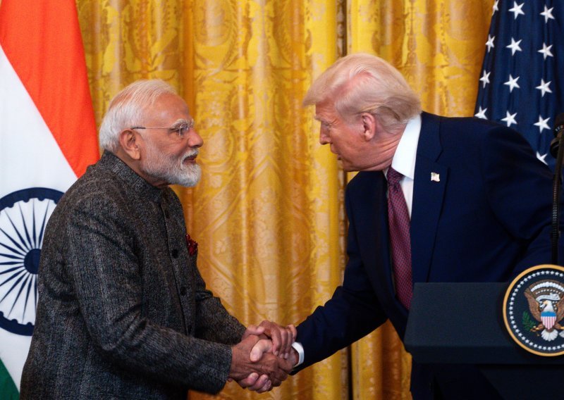 Trump: Indija više neće kupovati rusku naftu, a sad ćemo i Kinu na to natjerati