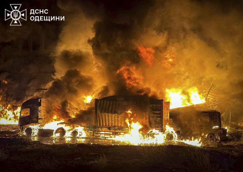 Masovni raketni napad Rusije na nekoliko gradova: Ruski bombarderi MiG-31 poletjeli iz baza!