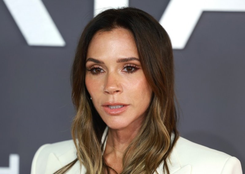 Victoria Beckham kreće stopama kraljice Elizabete II: O čemu se zapravo radi?