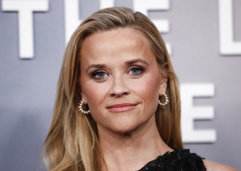 Reese Witherspoon napisala knjigu u kojoj se obračunava s Jamesom Bondom