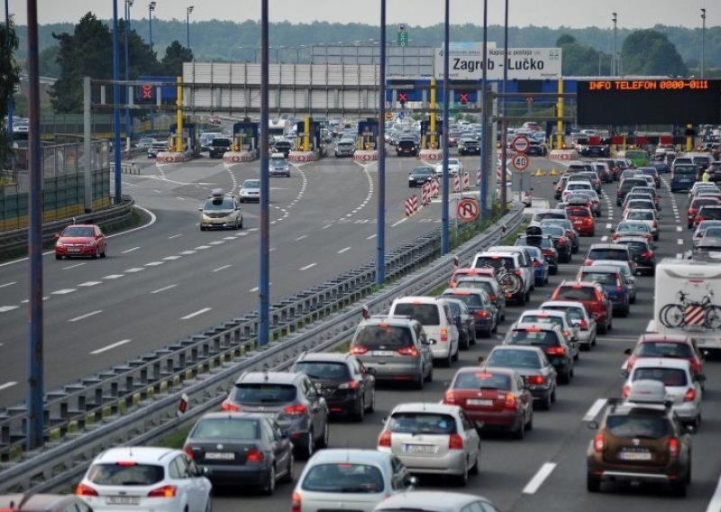 Gust promet na cestama u smjeru unutrašnjosti