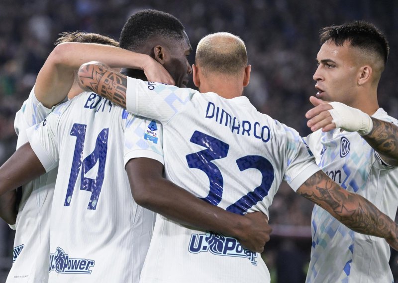 Inter slavio u derbiju i iskoristio poraz Napolija