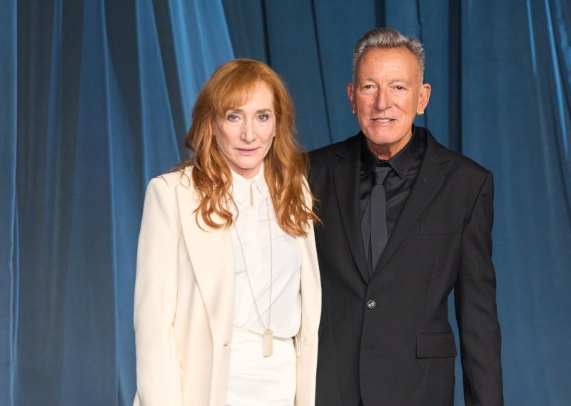 Uz podršku voljene Patti: Bruce Springsteen dočekao novo priznanje pa otpjevao kultni hit