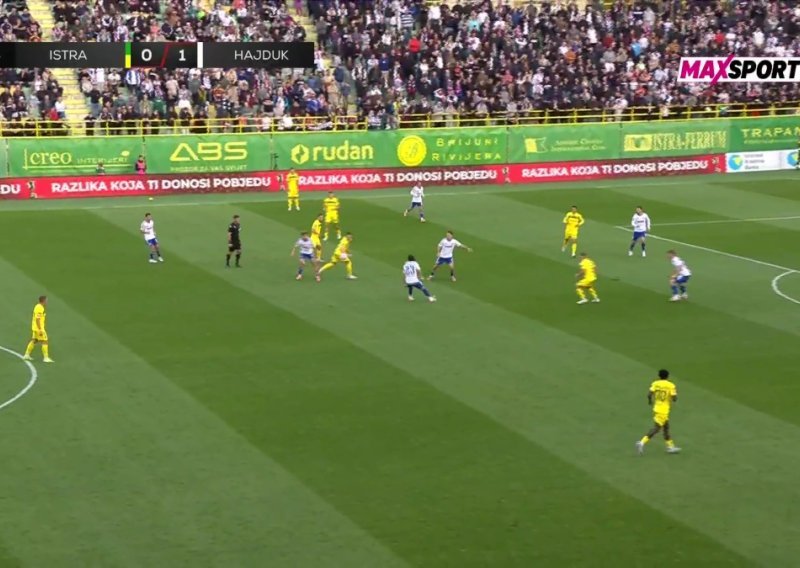 Pogledajte jednu od najbizarnijih situacija sezone; Hajduk je zabio drugi gol, a VAR provjera je trajala cijelu vječnost