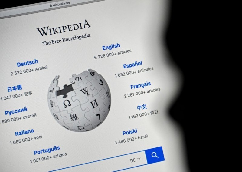 Broj ljudi koji posjećuju Wikipediju je u padu. Zna se i krivac