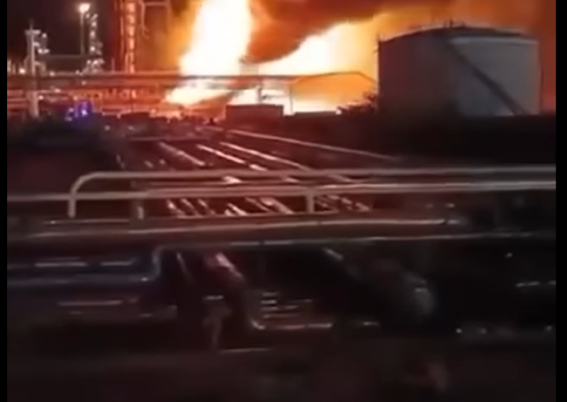 VIDEO Buknuo požar u MOL-ovoj i Lukoilovoj rafineriji nafte