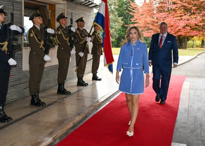 Trumpova veleposlanica pažnju privukla stajlingom; nije odoljela cipelama koje su najavljene kao veliki trend