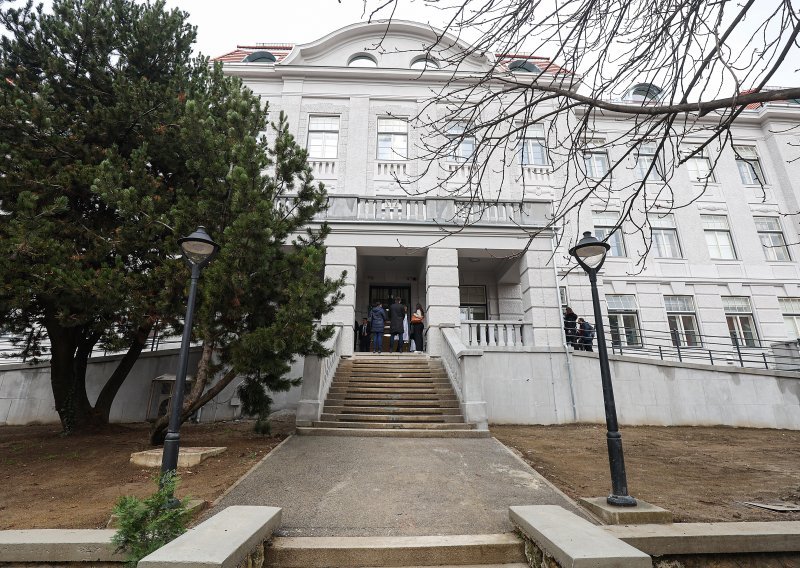 Petrova bolnica obustavila pobačaje na zahtjev