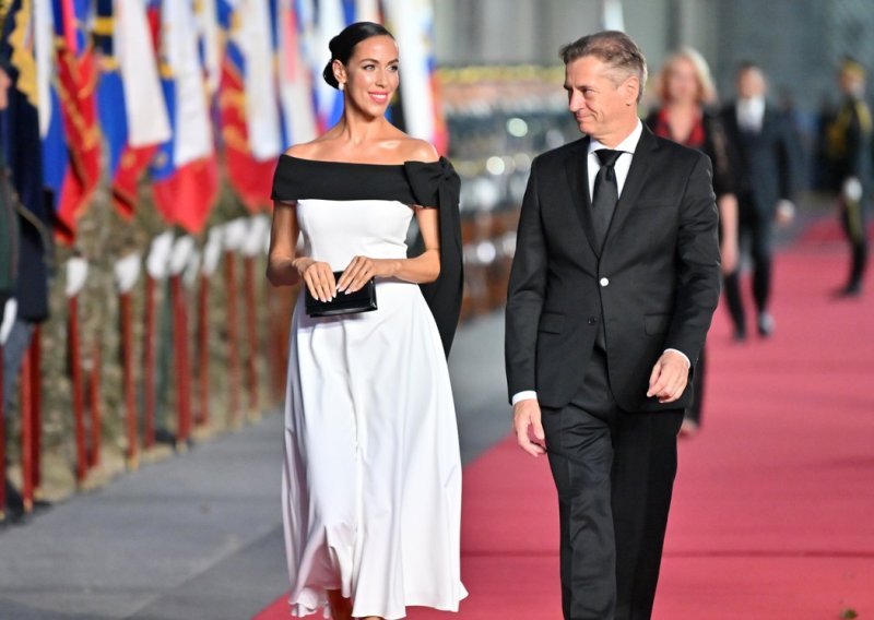Novopečena supruga slovenskog premijera otkrila detalje vjenčanja: 'Oduzeli smo mobitele'