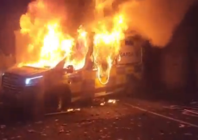 Obračun protuimigrantskih prosvjednika s policijom u Dublinu: Ovo je naša zemlja!
