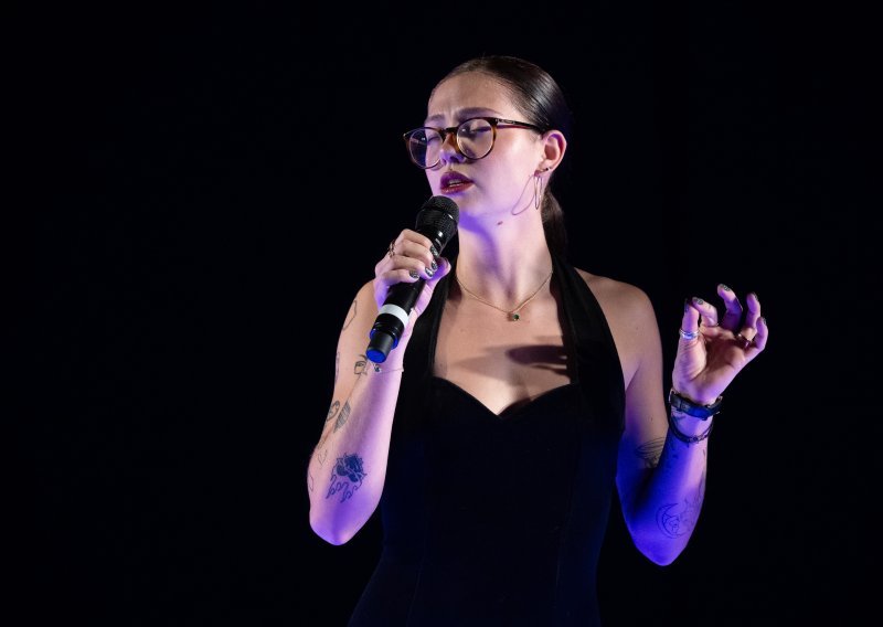 Mia Negovetić oduševila glasom, a tetovažama ukrala dio showa