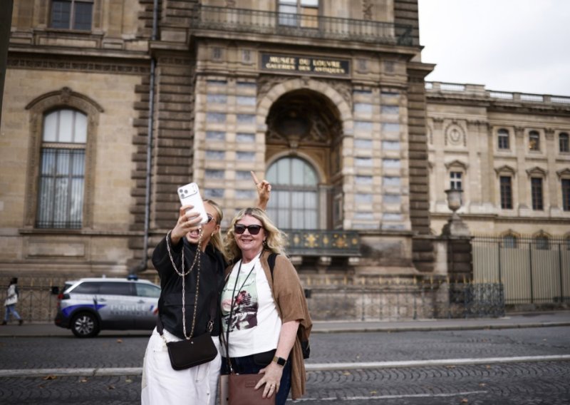 Posjetitelji ponovno u Louvreu: Otvorili vrata po prvi put nakon velike pljačke