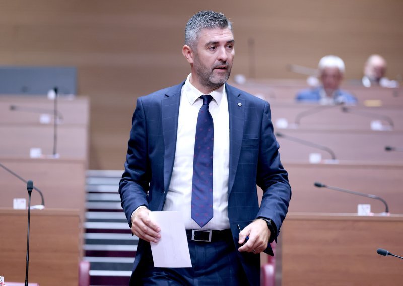 Dubrovački gradonačelnik sklopio veliki ugovor za obnovu osnovne škole