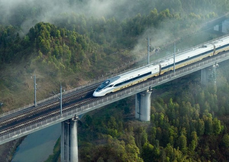 Najbrži brzi vlak na svijetu dosegnuo 453 km/h u probnim vožnjama prije početka redovnog prometa