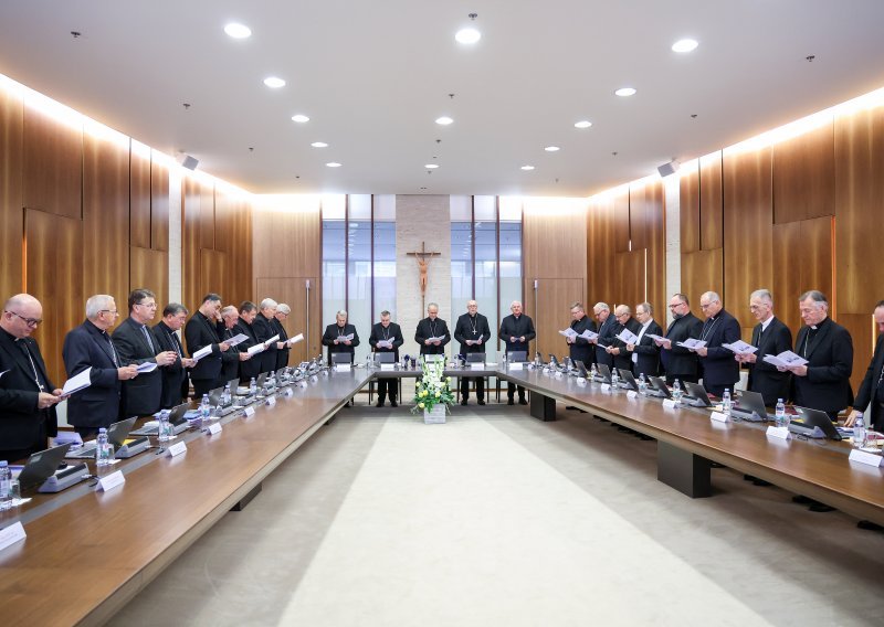 Biskupi HBK: Papa, dođite u Hrvatsku