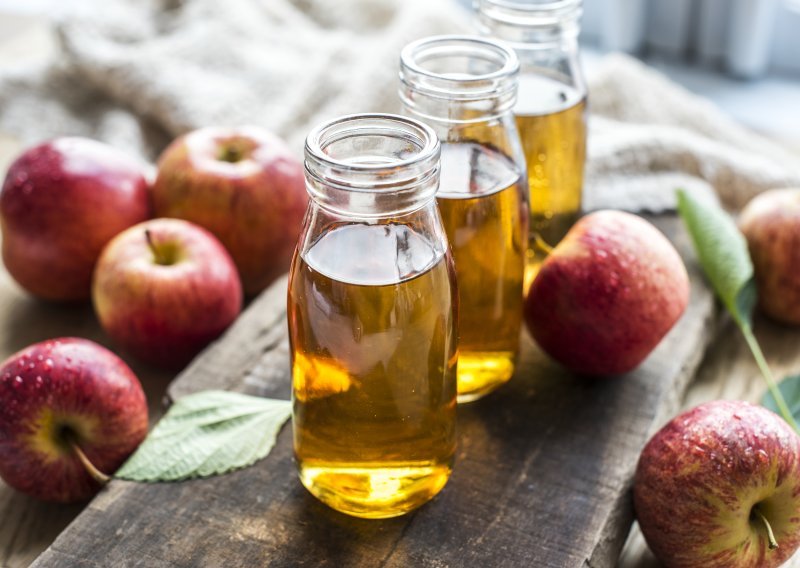 Popularan kao nikad prije: Može li žlica jabučnog octa dnevno pomoći u skidanju kilograma?