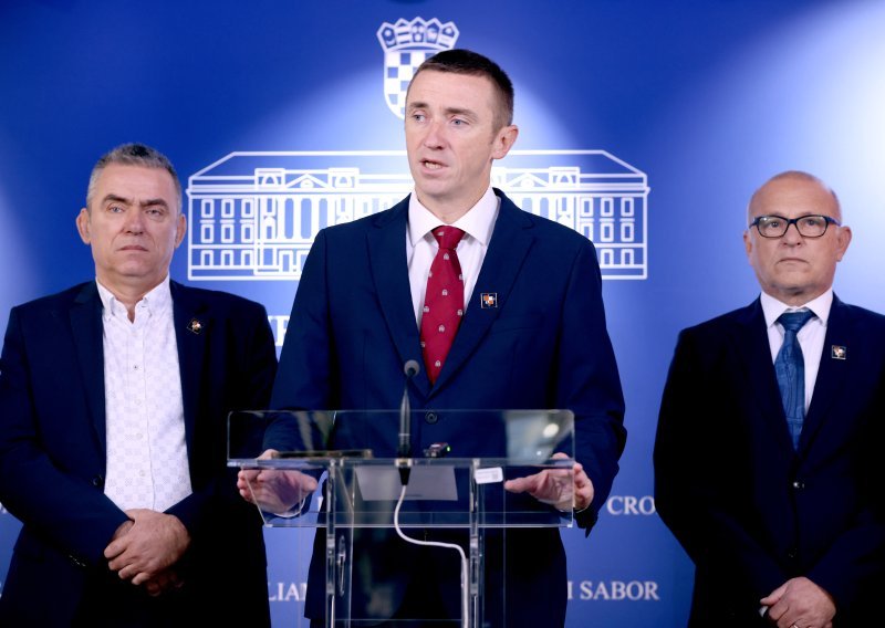 Penava: 'Uklonit ćemo sve četničke spomenike, DP će ostati upamćen upravo po ovoj akciji'