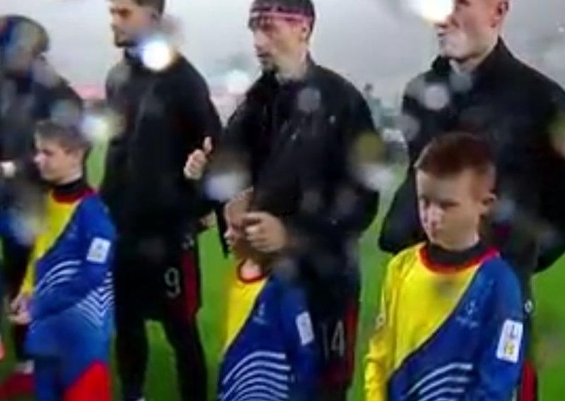 Igrači Rijeke i Sparte oduševili potezom na početku utakmice. Pogledajte kako su štitili klince