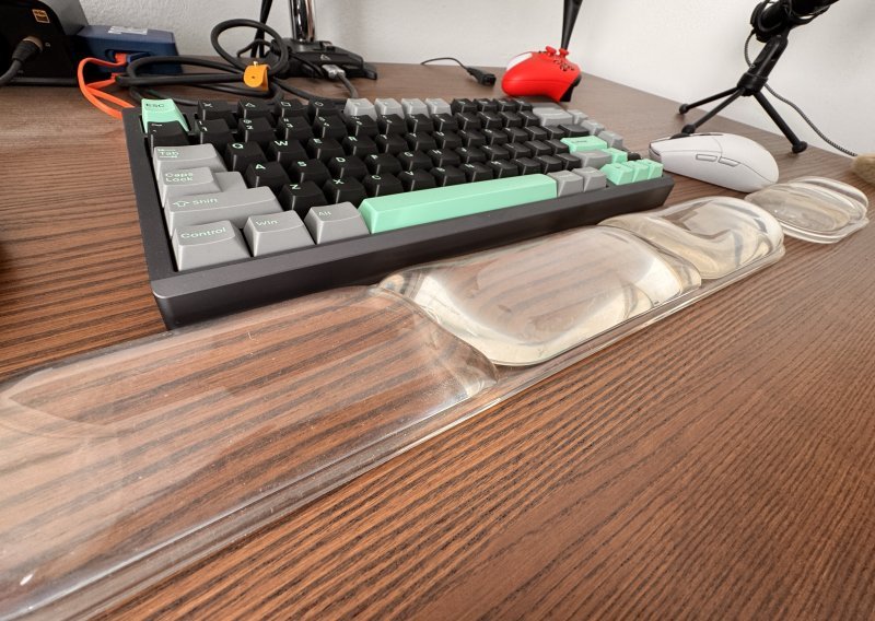 Je li oslonac za zglobove Epomaker CloudGel zbilja dobar za svakodnevno tipkanje? Isprobali smo ga