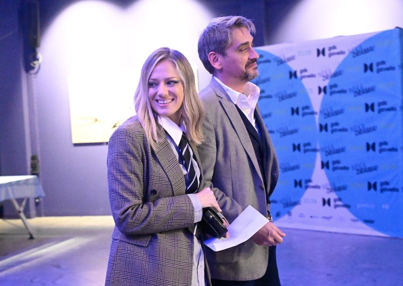 Jelena Veljača na kazališnu premijeru stigla u pratnji supruga, bivšeg savjetnika Kolinde