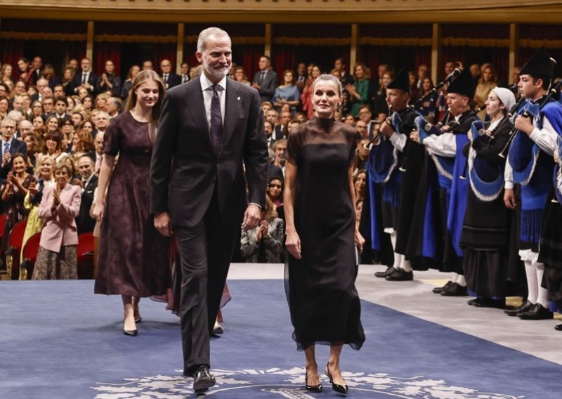 Kraljica Letizia nadmašila samu sebe u prozirnoj crnoj haljini